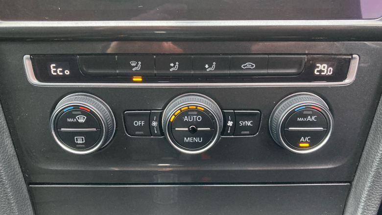 Volkswagen Golf 99kW e-Golf 35kWh 5dr Auto Electric Hatchback